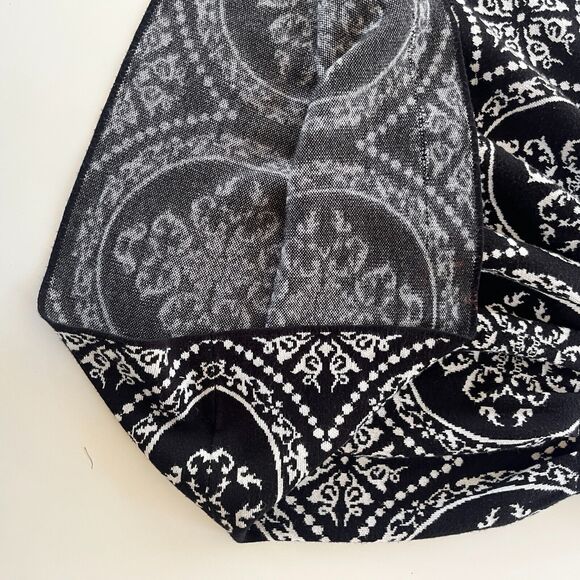 Romeo and Juliet Couture Black And White Pleated Damask Sweater Dress Women’s XS - Picture 4 of 8